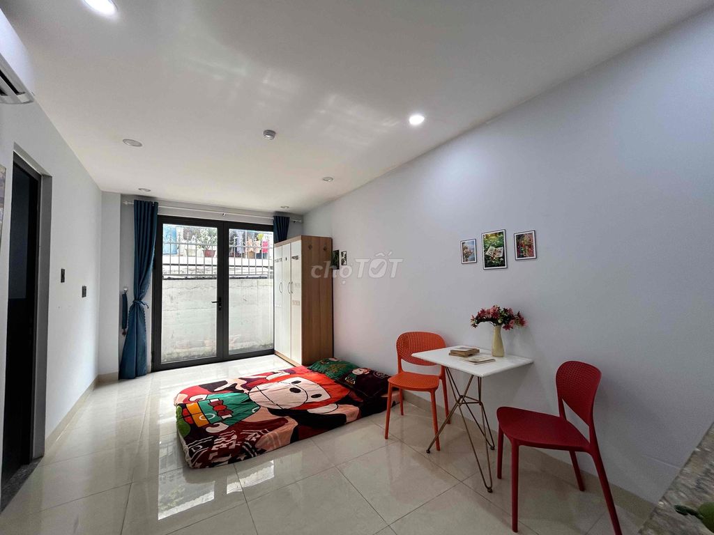 STUDIO BAN CÔNG ĐẦY ĐỦ NỘI THẤT NGAY IUH | VĂN LANG
