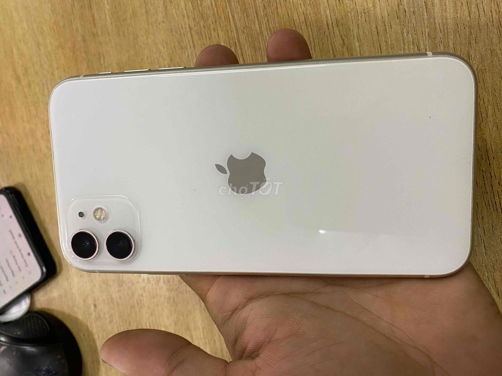 iPhone 11 64Gb quốc tế zin áp đẹp full chức năng