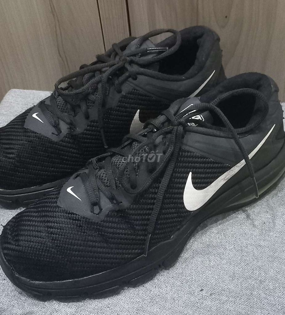 Giày thể  thao lưới Nike