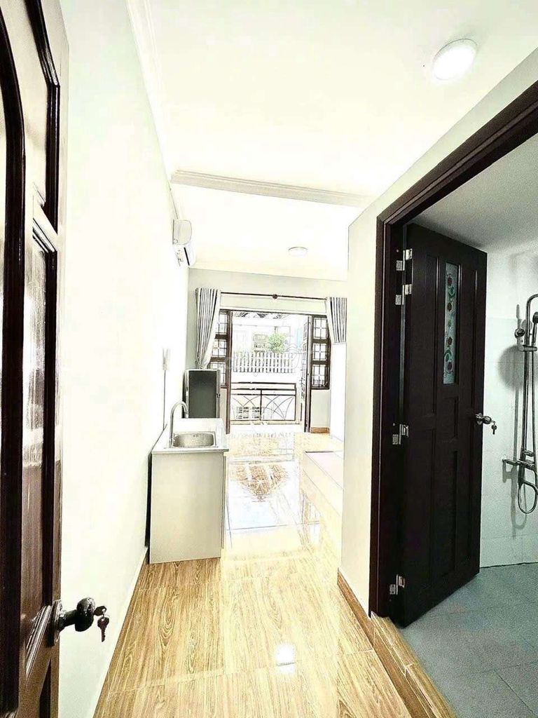 PASS PHÒNG STUDIO FULL NT-BAN CÔNG-30M2-GẦN CV GIA ĐỊNH