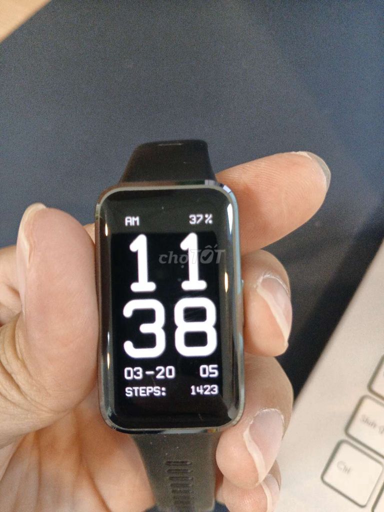 Huawei Band 10 Đen 99%. Mua bán Thiết bị đeo thông minh tại Quận Gò Vấp Tp Hồ Chí Minh được đăng bởi Lê Quang Long hình 1