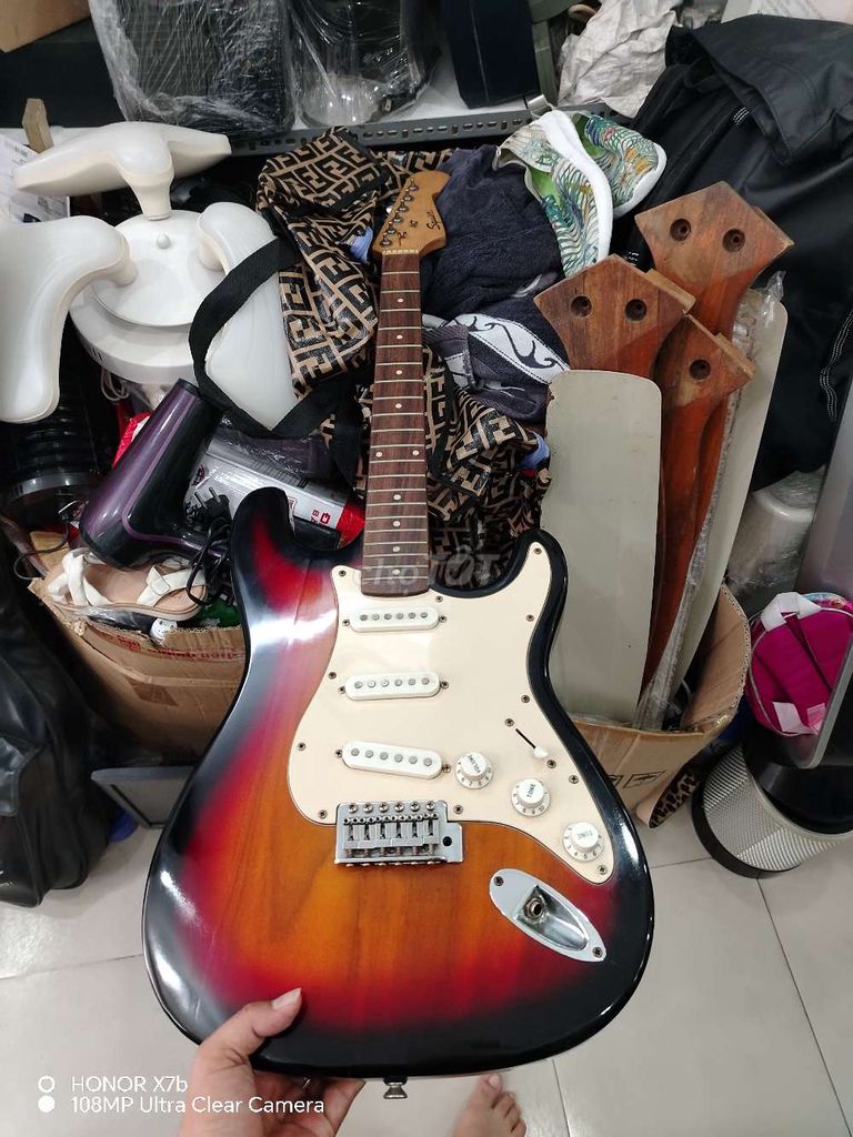 Guitar điện squier ko có dây