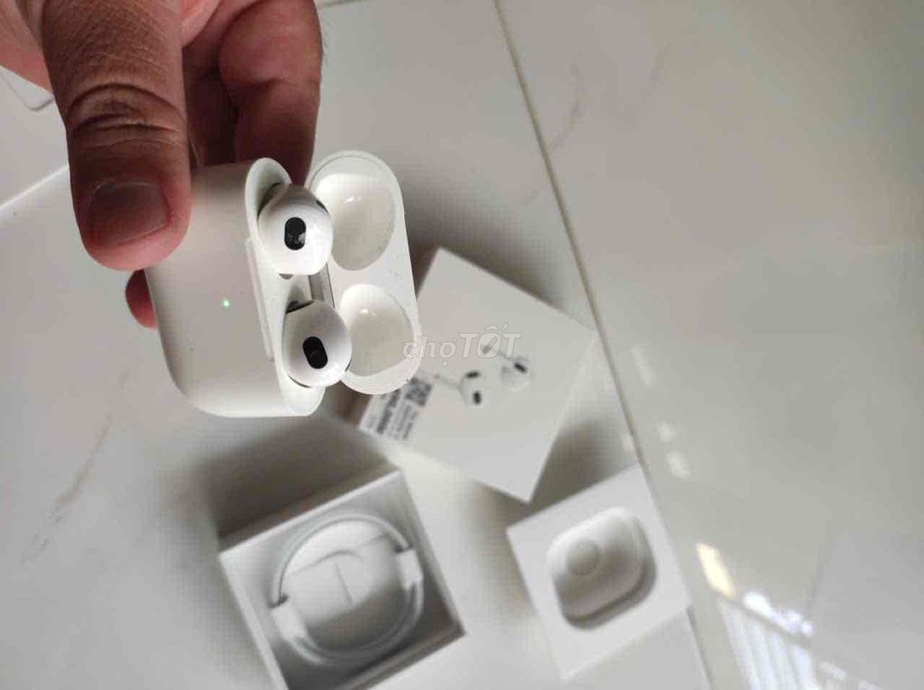 Tai nghe Apple AirPods 3 Trắng giá thương lượng. Mua bán Tivi, Âm thanh tại Huyện Cần Giờ Tp Hồ Chí Minh được đăng bởi Nguyễn Quốc Cường hình 1