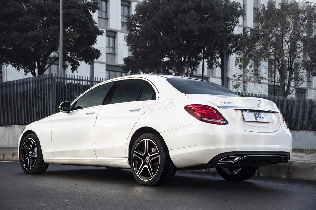 Mercedes Benz C250 Exclusive 2018. Mua bán Ô tô tại Quận 1 Tp Hồ Chí Minh được đăng bởi Thái LA Auto hình 15
