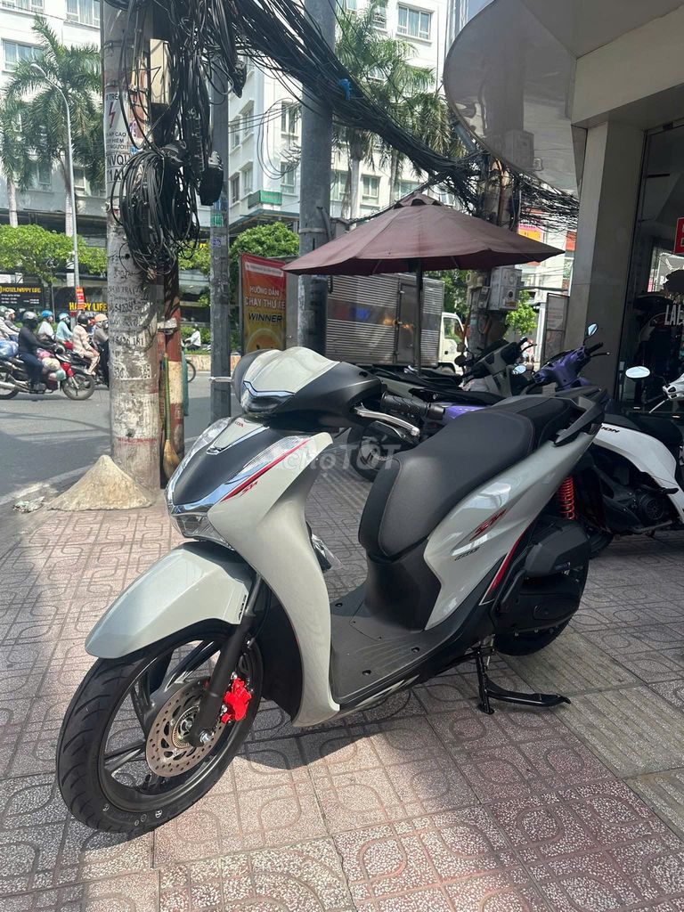 Honda SH 160i Thể Thao 2024 - Tặng Voucher Got It. Mua bán Xe máy tại Quận 4 Tp Hồ Chí Minh được đăng bởi Head Phát Tiến hình 3