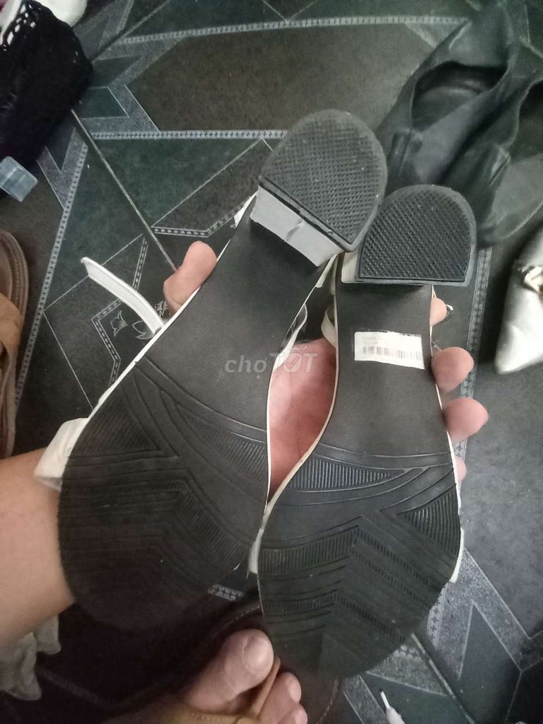 Dư pass rẻ combo 3 đôi giày nữ size 39 chất đẹp ạ