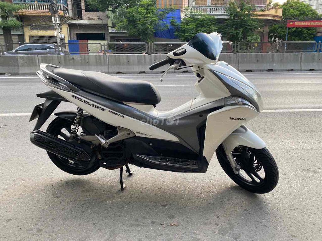 Honda airblade đời cao êm chất đẹp mê ly. Mua bán Xe máy tại Quận Hồng Bàng Hải Phòng được đăng bởi Ly  hình 4