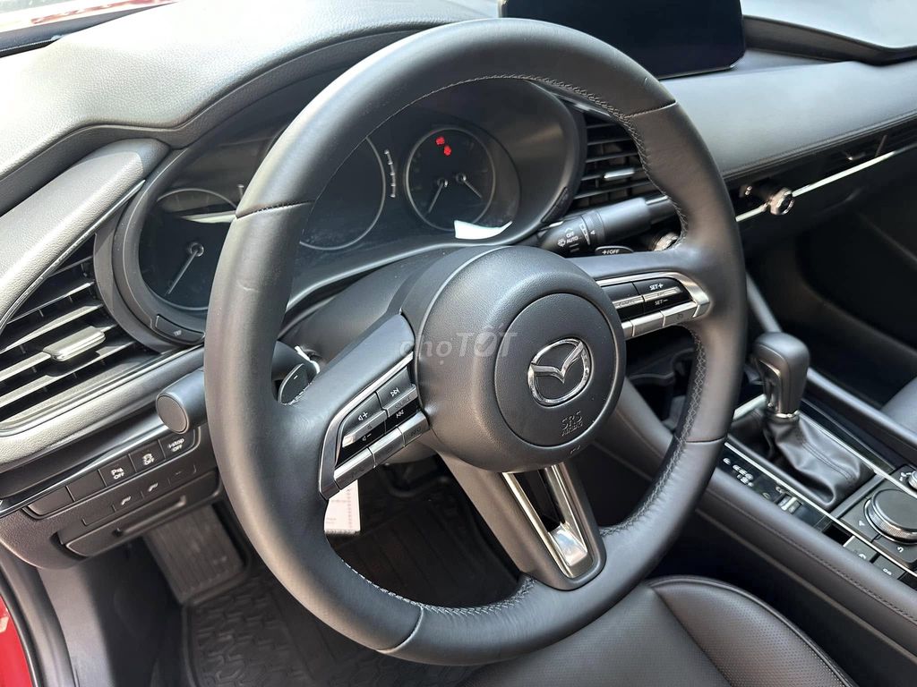 Mazda 3 2025 at luxury màu đỏ, odo 18.000 km. Mua bán Ô tô tại Quận Gò Vấp Tp Hồ Chí Minh được đăng bởi Xuân Trường hình 9