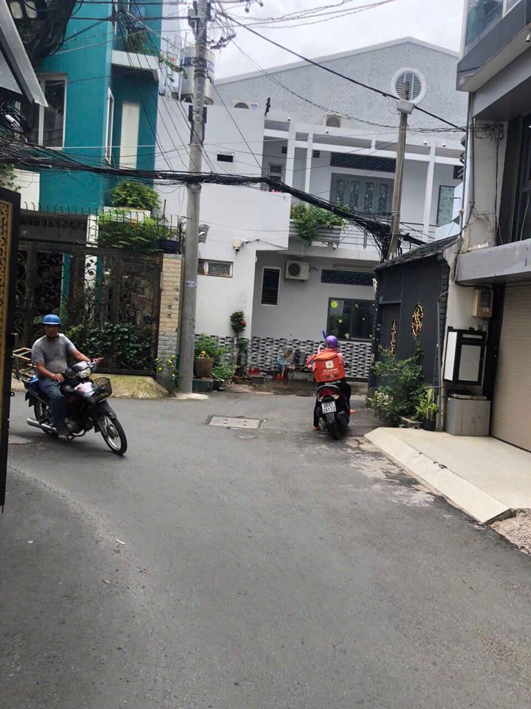 NHÀ HXH THÔNG, 5PN 5WC @ Hoàng Hoa Thám, P5, Phú Nhuận