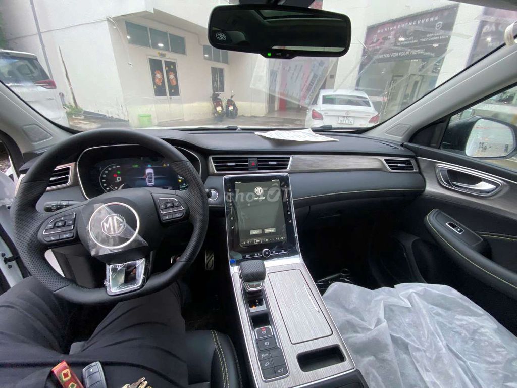 RX5 LUX💥MIỄN PHÍ TRƯỚC BẠ💥TRẢ TRƯỚC 159TR💯. Mua bán Ô tô tại Quận 6 Tp Hồ Chí Minh được đăng bởi SHOWROOM Ô TÔ MG KINH DƯƠNG VƯƠNG  hình 4