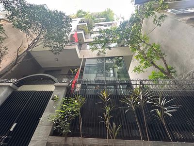 House in Tây Hồ