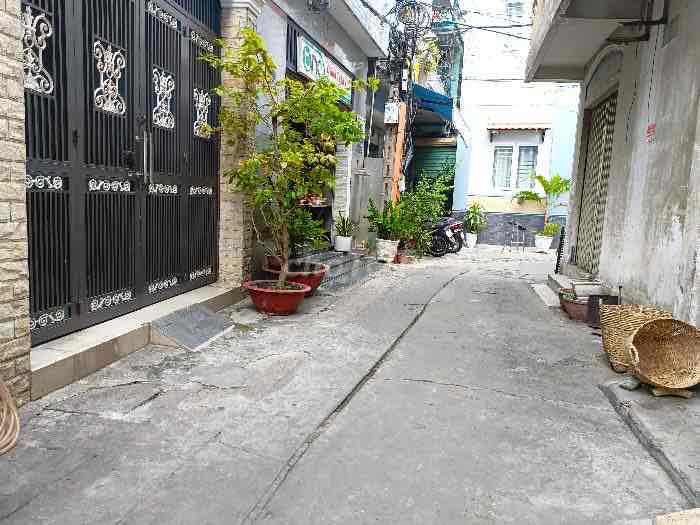Chỉ Với Hơn 4 Tỷ Nhà Gần 50m2 Ngay Tại Đường Hoà Bình -Quận Tân Phú