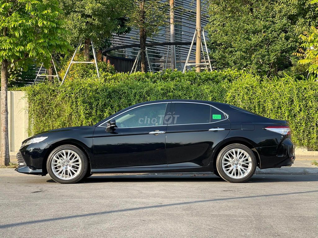 Toyota Camry 2.5q 2021 đen xe gd. Mua bán Ô tô tại Quận 12 Tp Hồ Chí Minh được đăng bởi Quang hình 9