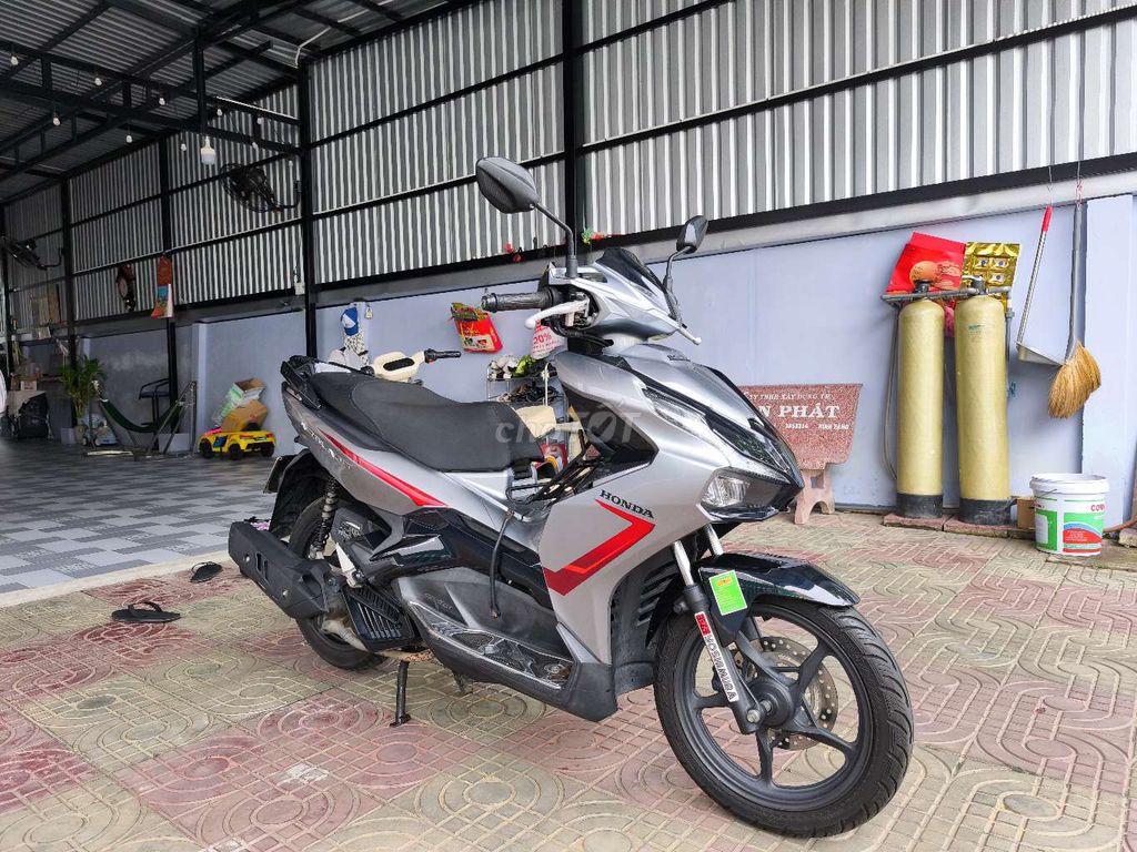 Honda Air Blade 2022 125cc Bạc. Mua bán Xe máy tại Thành phố Trà Vinh Trà Vinh được đăng bởi Tinh Vo hình 2