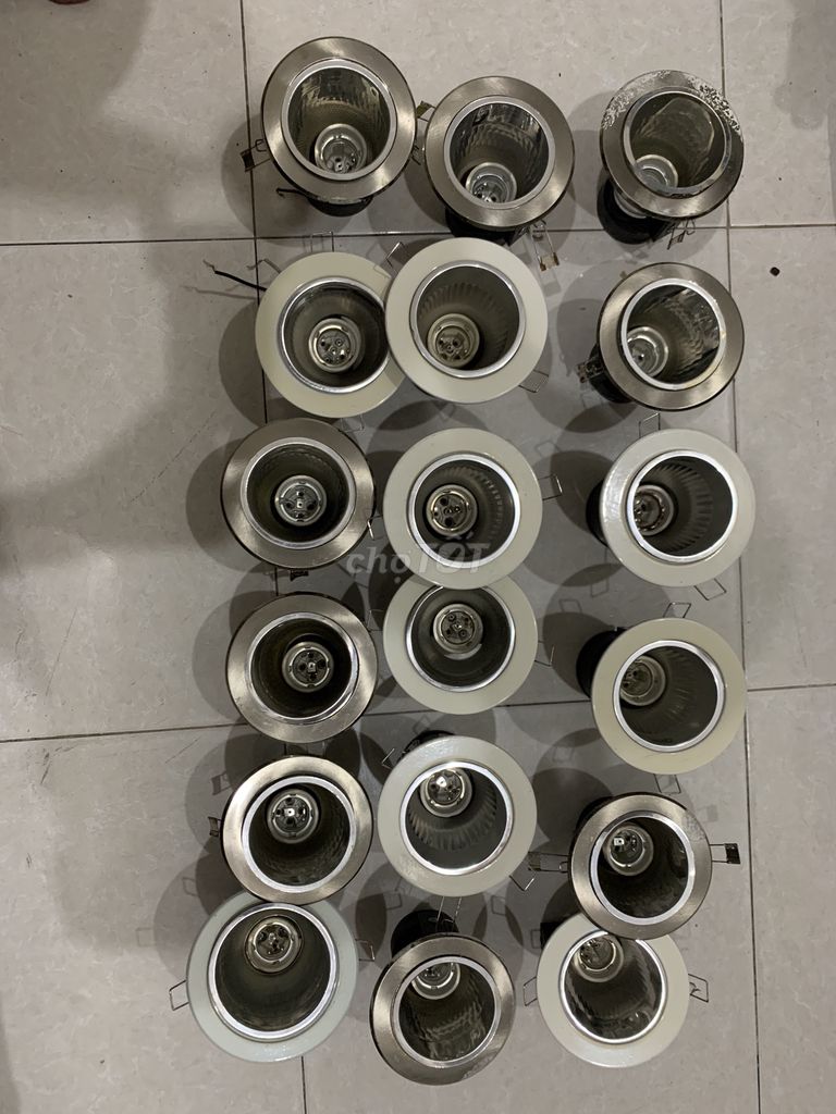 TL đèn lon downlight âm trần, 90mm còn mới giá 25k. Mua bán Đèn tại Quận Phú Nhuận Tp Hồ Chí Minh được đăng bởi Phương hình 1