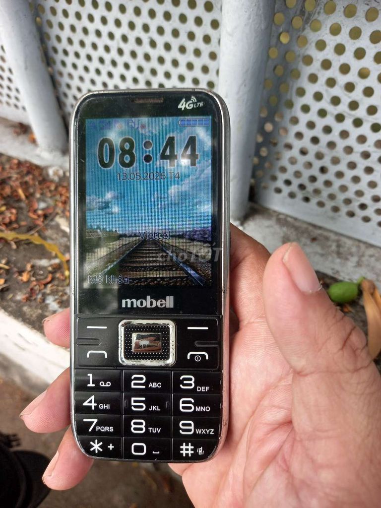 Mobell Đen Đèn pin 4G LTE. Mua bán Điện thoại tại Quận 6 Tp Hồ Chí Minh được đăng bởi kim hình 1