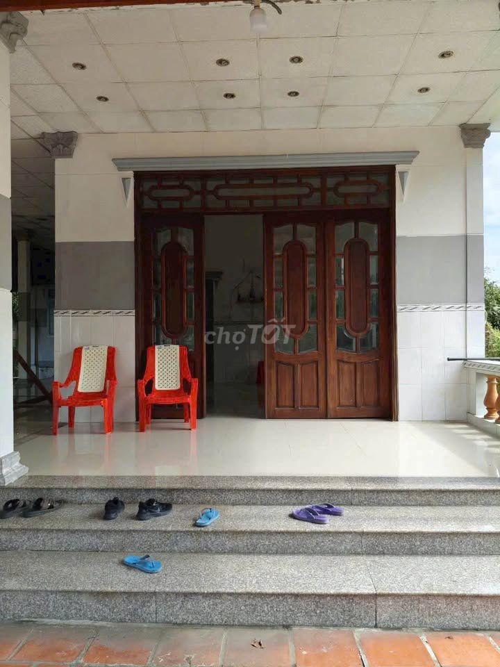 Nhà mới xây cần bán gấp đường Nguyễn Thị Rõ, Củ Chi,130,5m2,890tr, SHR
