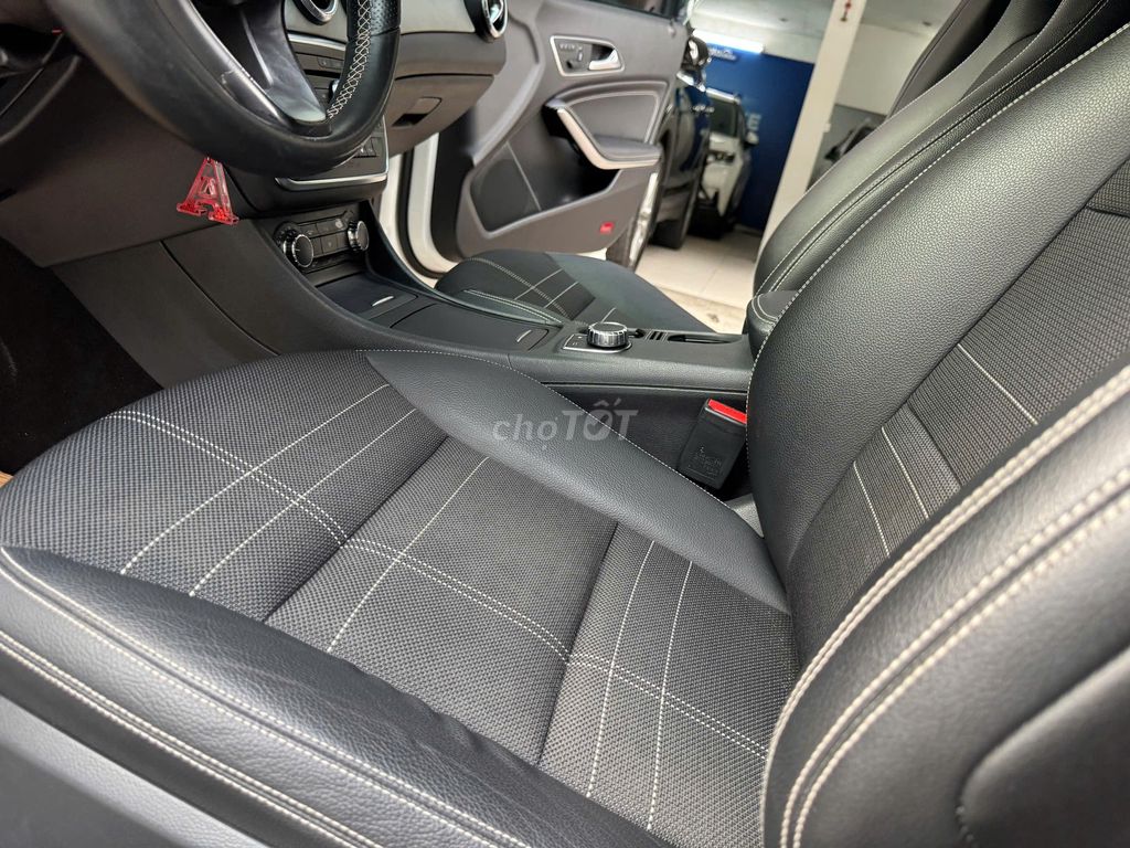 Mercedes-Benz CLA 200 2015 đk 2016. Mua bán Ô tô tại Quận Long Biên Hà Nội được đăng bởi AUTO TÂN HƯNG THỊNH hình 18