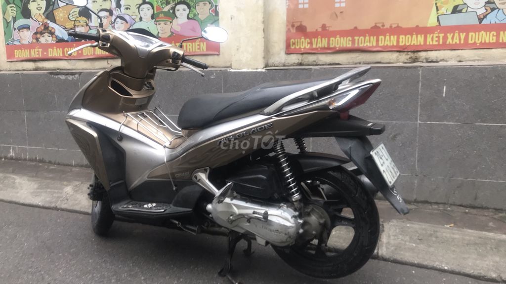 Honda Air Blade Nâu bạc. Mua bán Xe máy tại Quận Thanh Xuân Hà Nội được đăng bởi Nguyễn Anh Dương hình 4