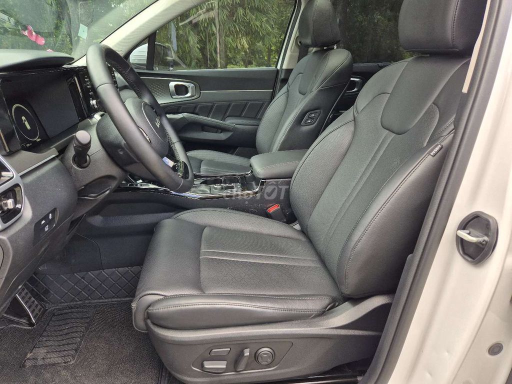 Kia Sorento Signature 2.5 AWD 2023 Белый 79000 км