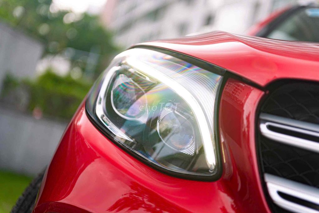 Mercedes GLC300 4Matic - Model 2020 - Đỏ/Kem. Mua bán Ô tô tại Quận 7 Tp Hồ Chí Minh được đăng bởi Thật Nguyễn LongAnh Auto hình 6