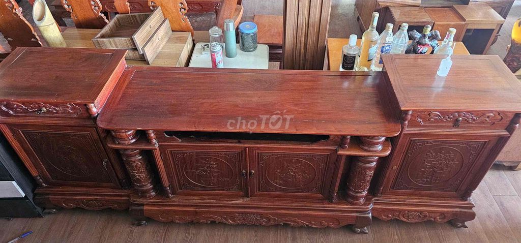 Kệ tivi Gỗ Nâu đỏ 2m35 Sang trọng. Mua bán Tủ, kệ gia đình tại Huyện Hóc Môn Tp Hồ Chí Minh được đăng bởi thanh lí nội thất giá rẻ hình 1