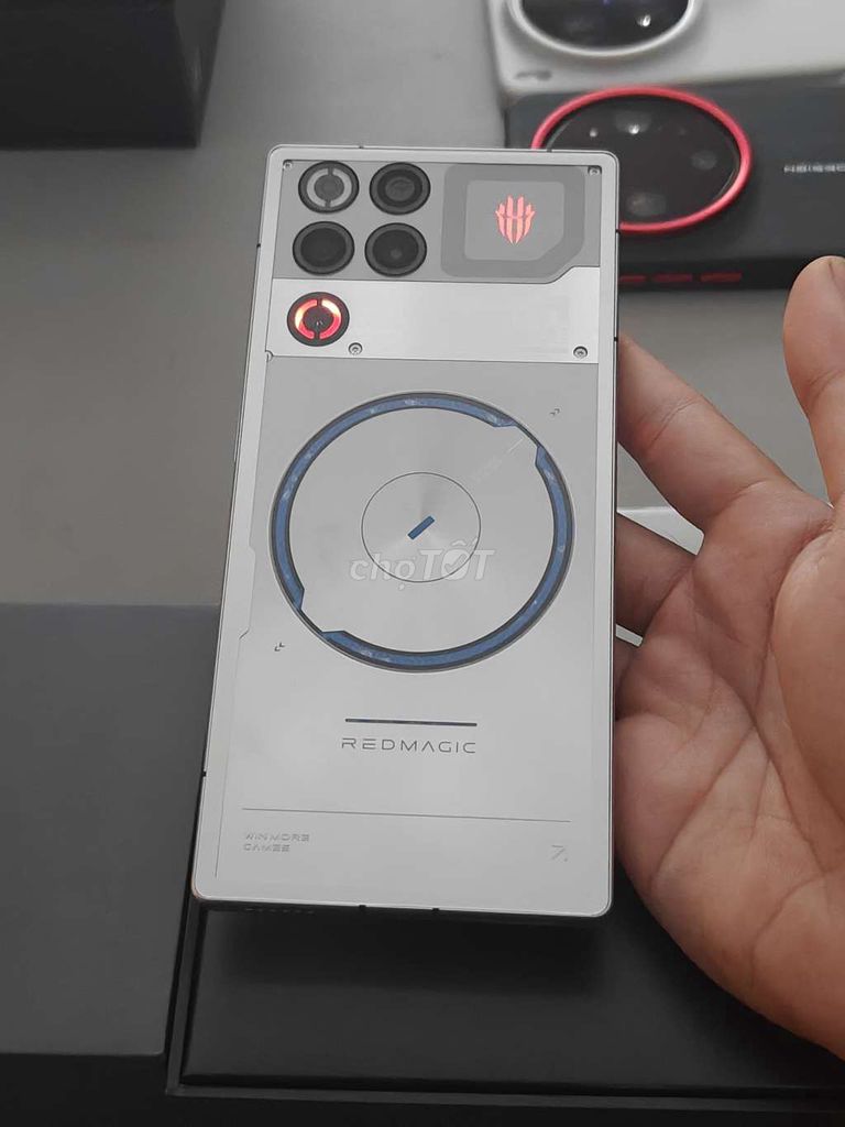 Red Magic 11S Pro 16GB/512GB Chính Hãng có GL. Mua bán Điện thoại tại Thành phố Dĩ An Bình Dương được đăng bởi Hiếu Mobile hình 1