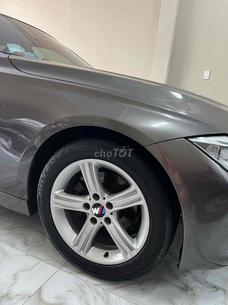 BMW 3 Series 2013 320i - 90000 km hiếm cọp