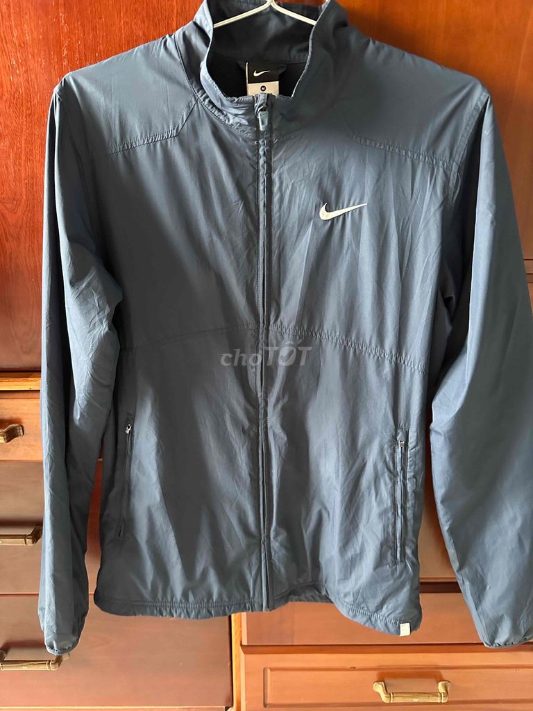 Áo khoác Nike Nam Vải dù size M. Mua bán Quần áo tại Quận Cẩm Lệ Đà Nẵng được đăng bởi Anh Duy hình 1