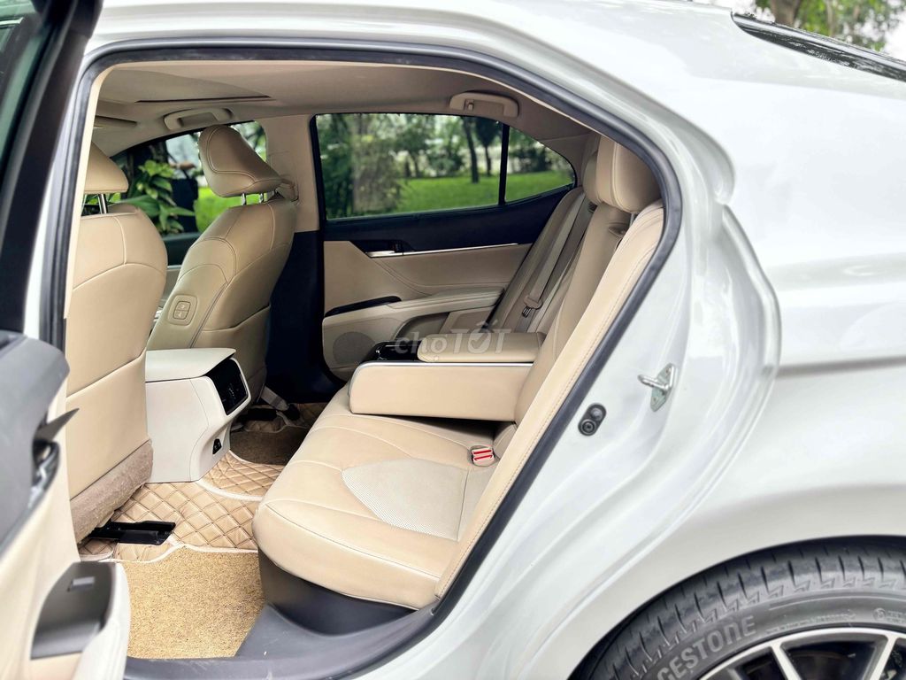 Toyota Camry 2023 2.5HV - 46821 km. Mua bán Ô tô tại Quận 7 Tp Hồ Chí Minh được đăng bởi Trần Kim Thanh hình 8