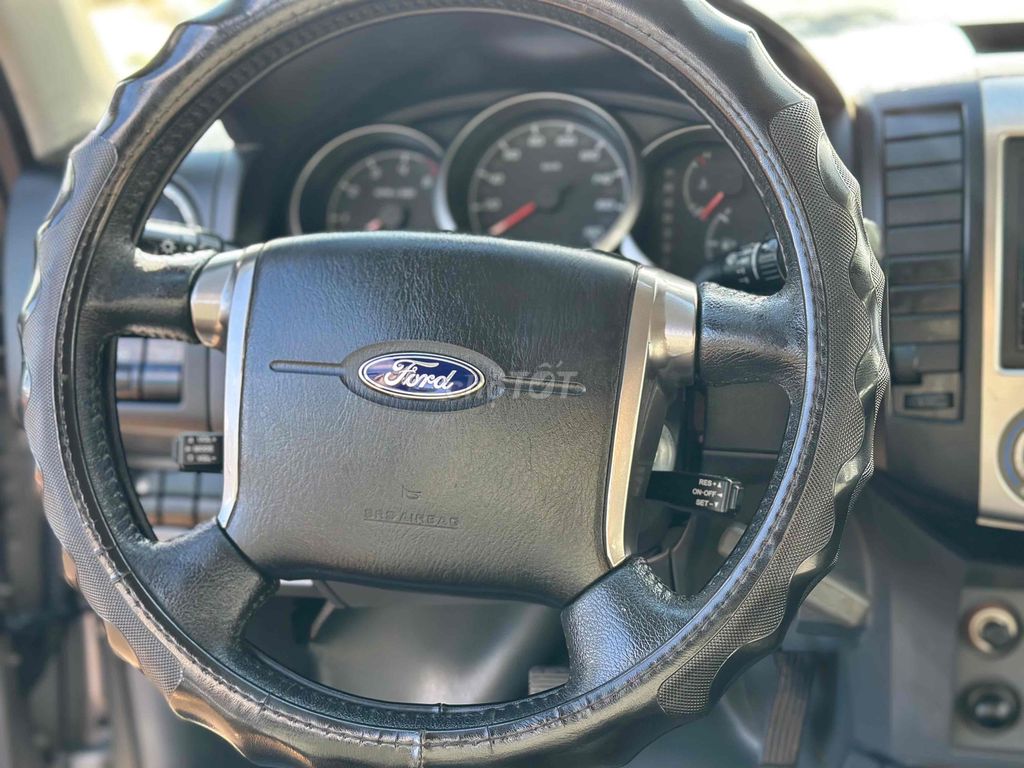 Ford Everest 2014 Limited số tự động. Mua bán Ô tô tại Thành phố Pleiku Gia Lai được đăng bởi Nam lê hình 8