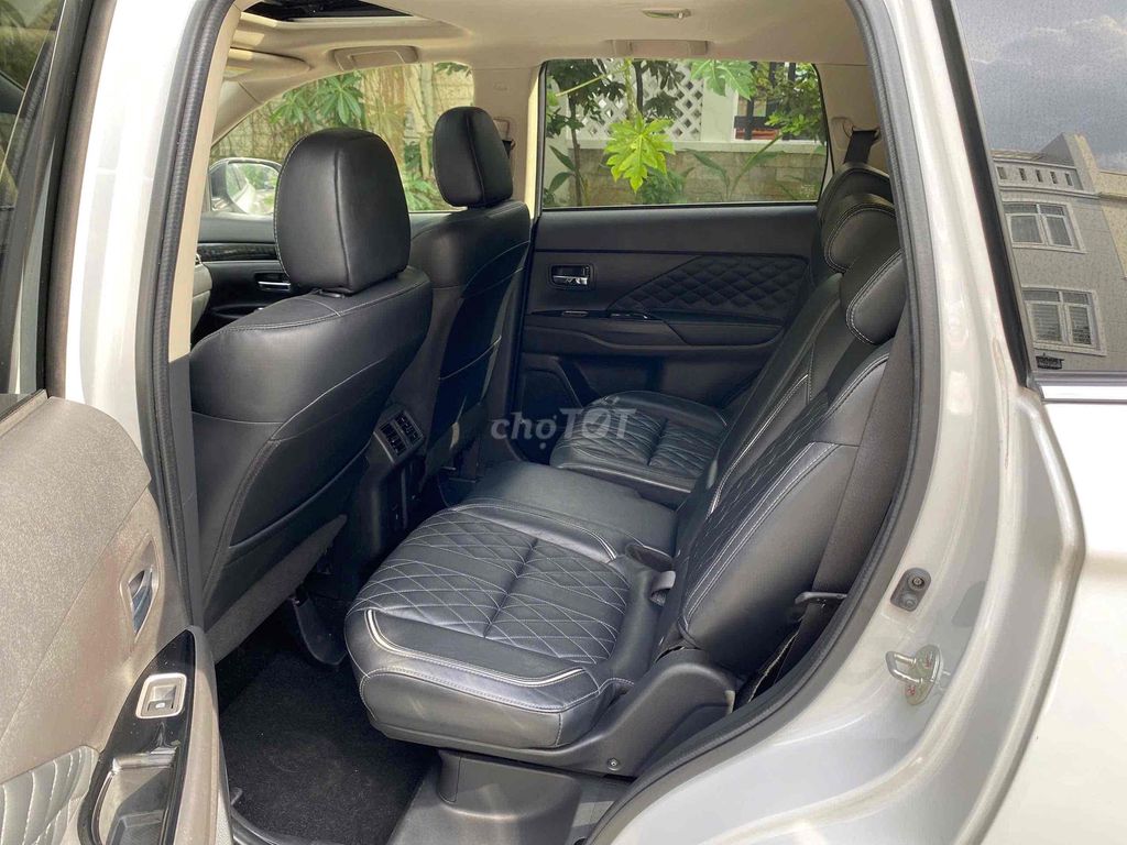 Mitsubishi Outlander 2022 Premium - 26000km. Mua bán Ô tô tại Quận 7 Tp Hồ Chí Minh được đăng bởi Phương Tùng hình 11