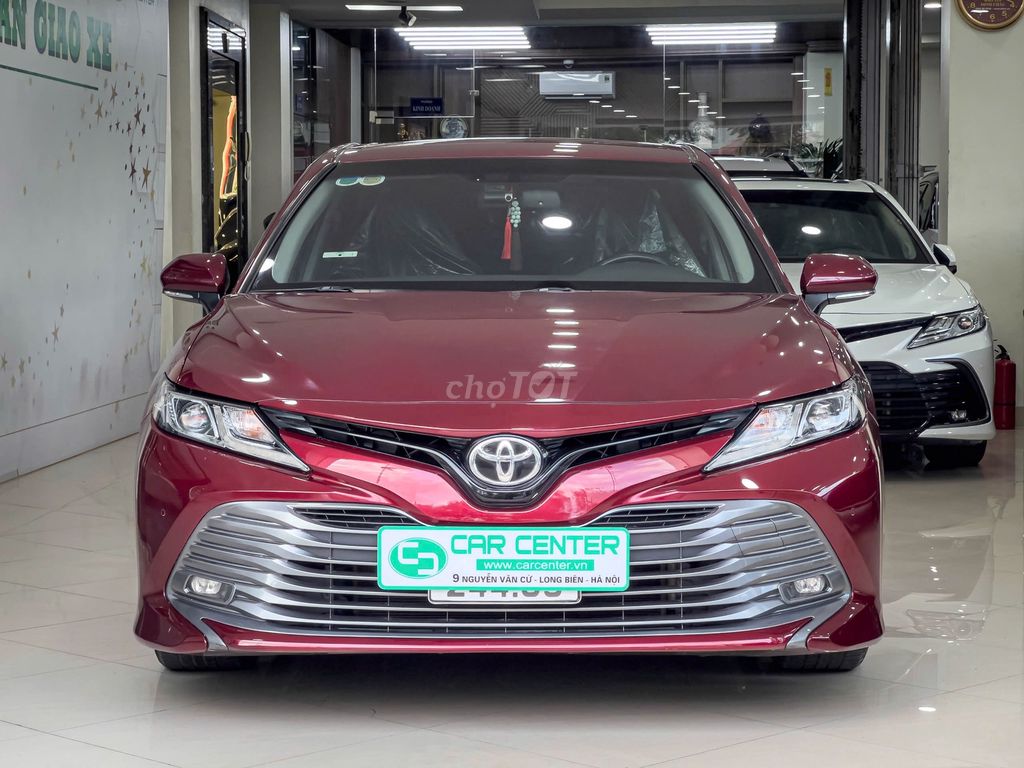 Toyota Camry 2.0G Sản Xuất 2020