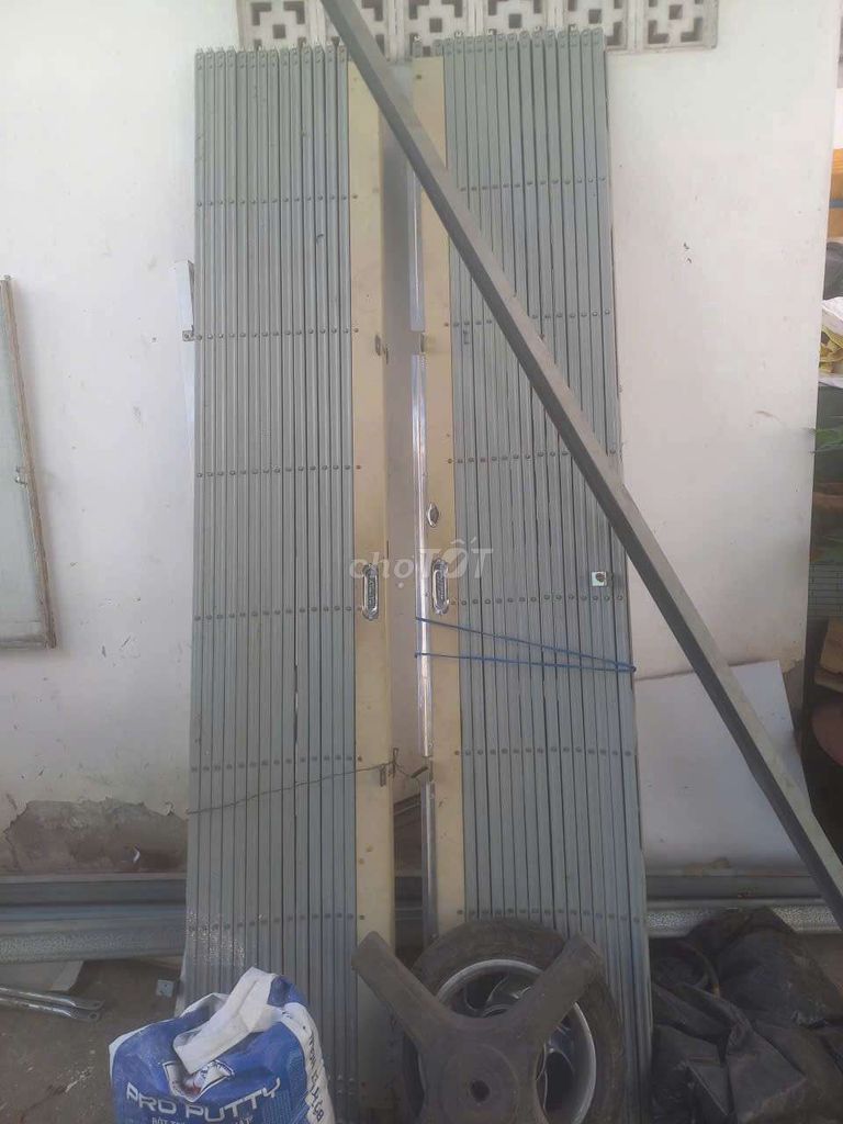 Cửa kéo Đài Loan 2.8m x 2.5m Kim loại. Mua bán Nội thất, đồ gia dụng khác tại Quận Cái Răng Cần Thơ được đăng bởi Nguyễn Minh Trí  hình 1
