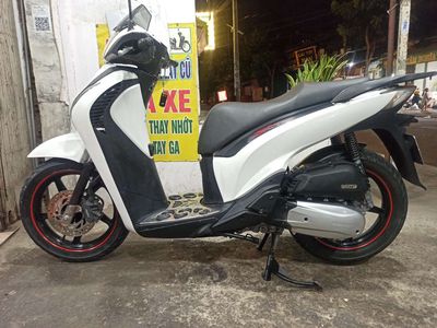 Honda SH125i 2016 SHVN ÚP Ý TRẮNG SPORT XE KENG AZ. Mua bán Xe máy tại Quận Bình Tân Tp Hồ Chí Minh được đăng bởi LÊ TRUNG VIỄN.