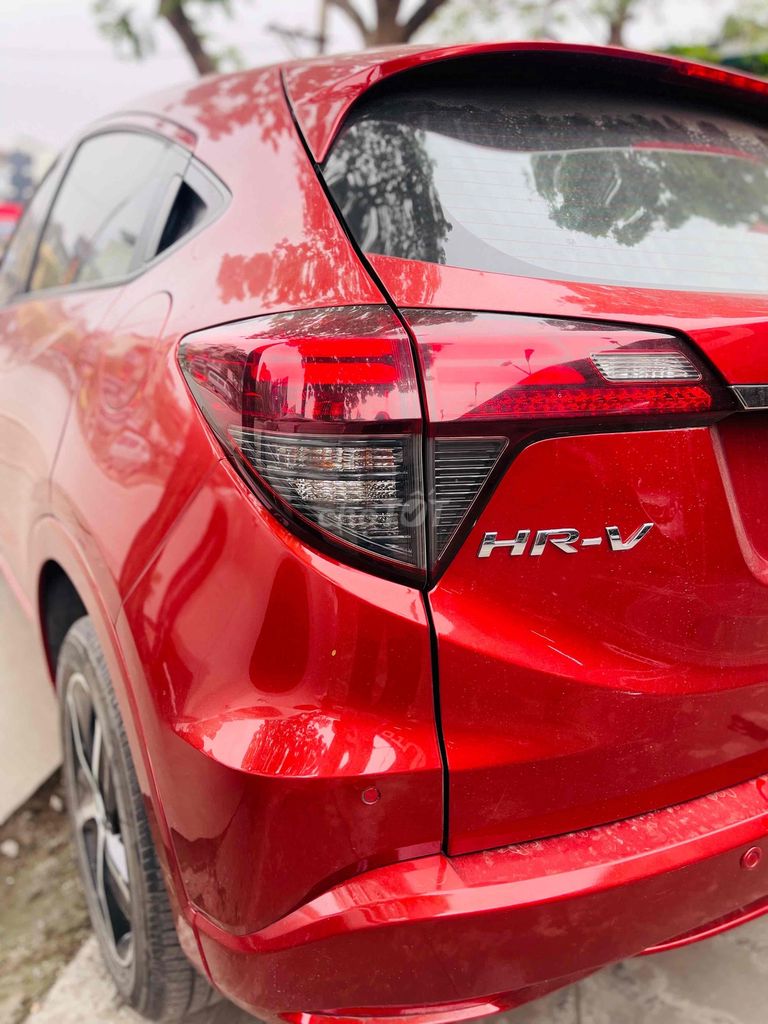 Honda HRV đăng ký 2022 một chủ!. Mua bán Ô tô tại Quận Hoàng Mai Hà Nội được đăng bởi Phạm quang đồng hình 8