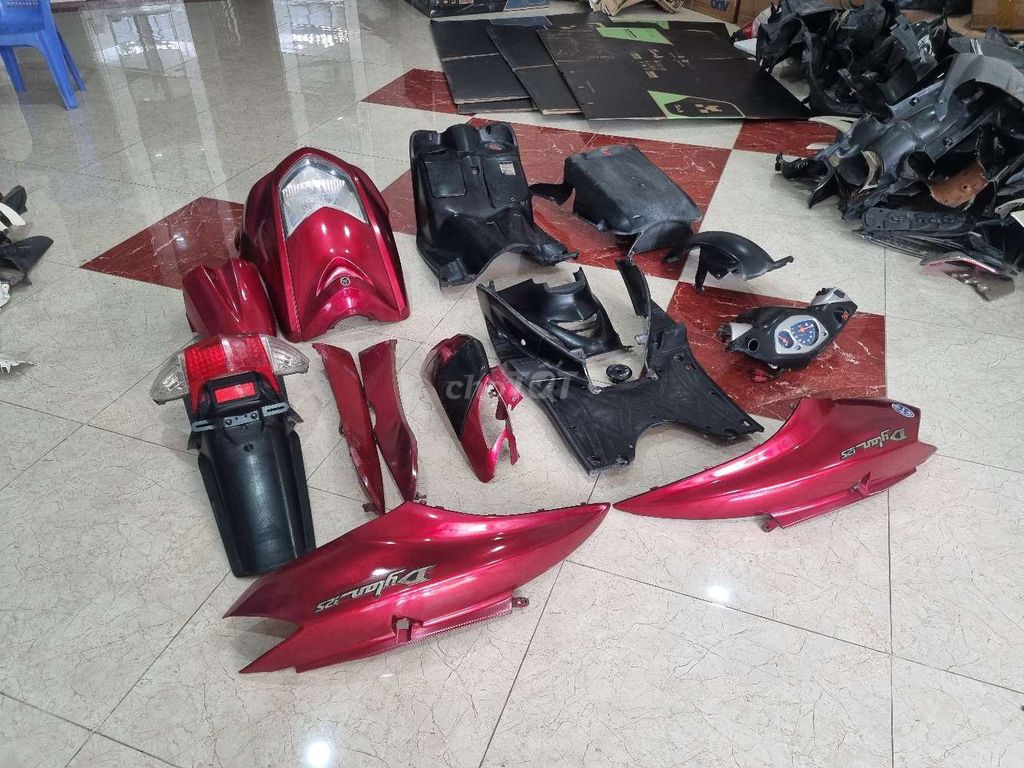 Dàn áo yamaha cygnus (dylan con)tặng đèn & đồng hồ. Mua bán Phụ tùng xe tại Huyện Nhơn Trạch Đồng Nai được đăng bởi Vlap Fam hình 3