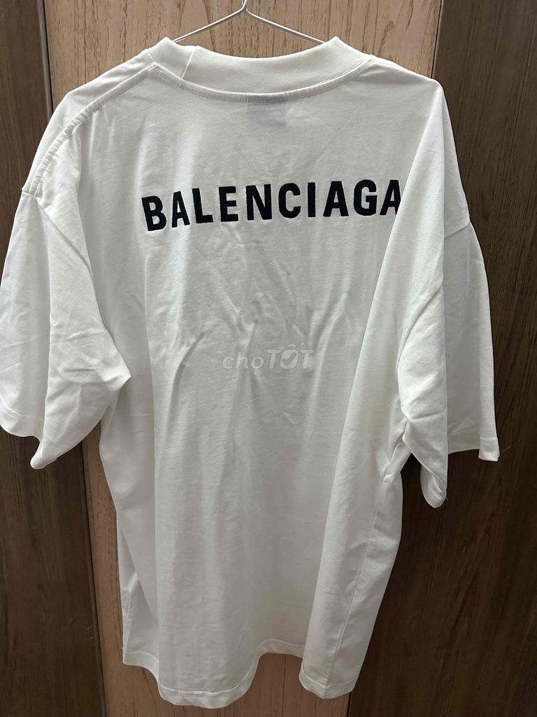 Áo thun nam Balenciaga Cotton Trắng size L. Mua bán Quần áo tại Quận 10 Tp Hồ Chí Minh được đăng bởi Marcus hình 1