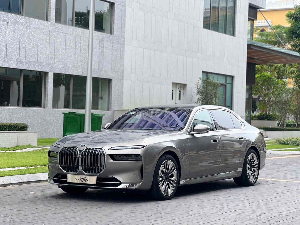 BMW 740i G70 Pure Execellence 2023