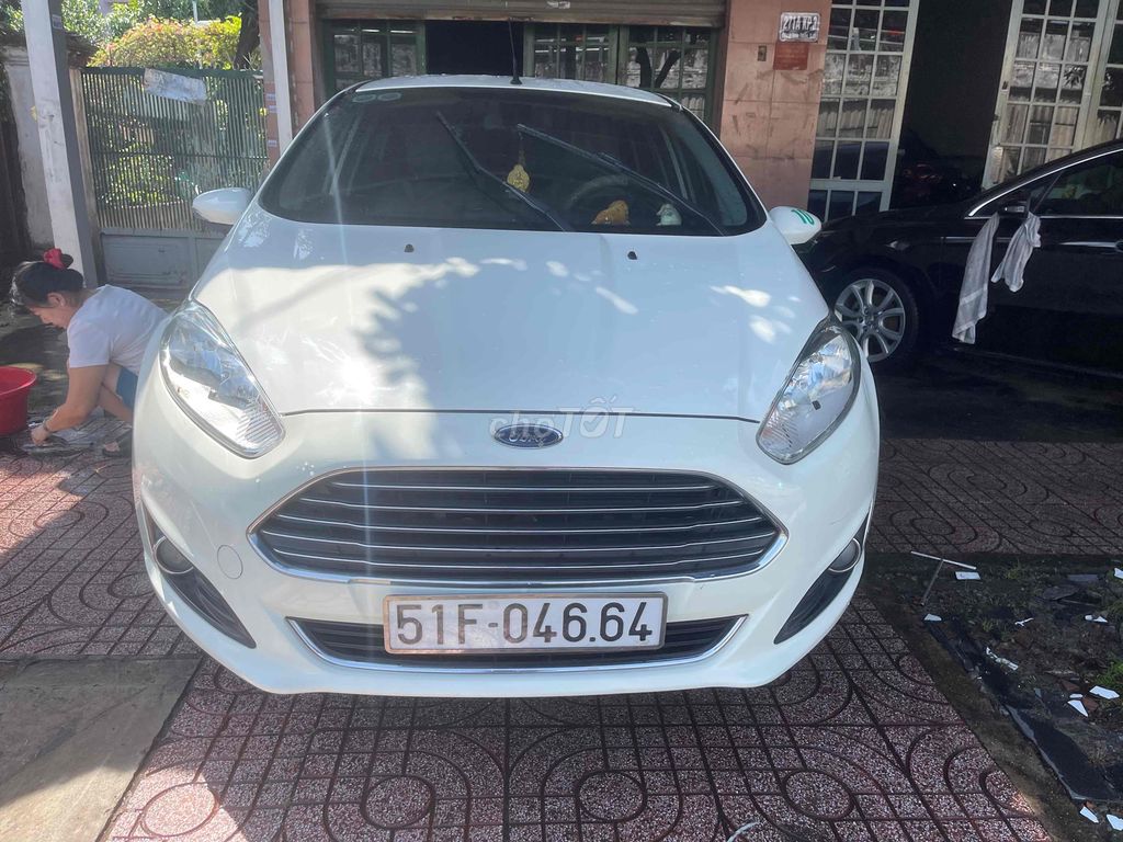 ford fiesta titanium 1.5 At sedan xe cọp 42000km