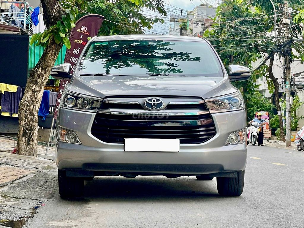 Toyota Innova 2017 2.0V cọp chỉ 55.000km full lsh. Mua bán Ô tô tại Quận 8 Tp Hồ Chí Minh được đăng bởi Trường Nguyễn Xe Sang hình 3