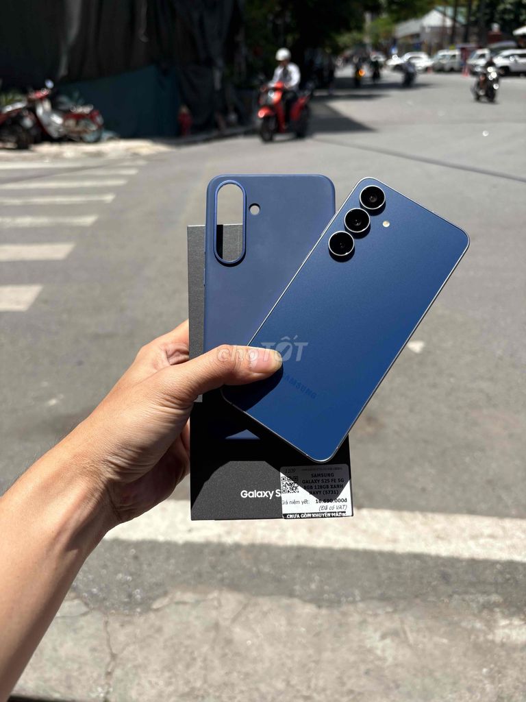 Samsung S25 FE 8GB/128GB Blue Vn Fullbox 9/2026. Mua bán Điện thoại tại Quận Đống Đa Hà Nội được đăng bởi Quý Hoàng hình 1