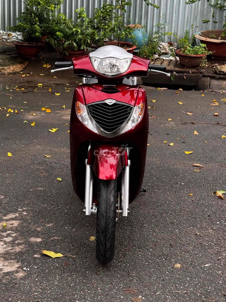 Honda SH 150i импорт Италия, красно-черный, VIN 007, родной мотор