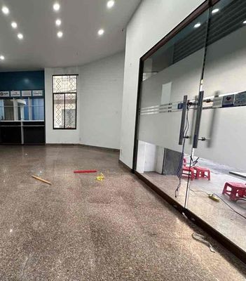 Cửa kính cường lực 2400x3100, dày 10mm. Mua bán Nội thất, đồ gia dụng khác tại Quận 3 Tp Hồ Chí Minh được đăng bởi Phạm Quyên