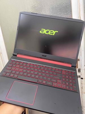 Acer Nitro 5  Ryzen 5-3550H 8gb ssd 256gb vga 4gb
