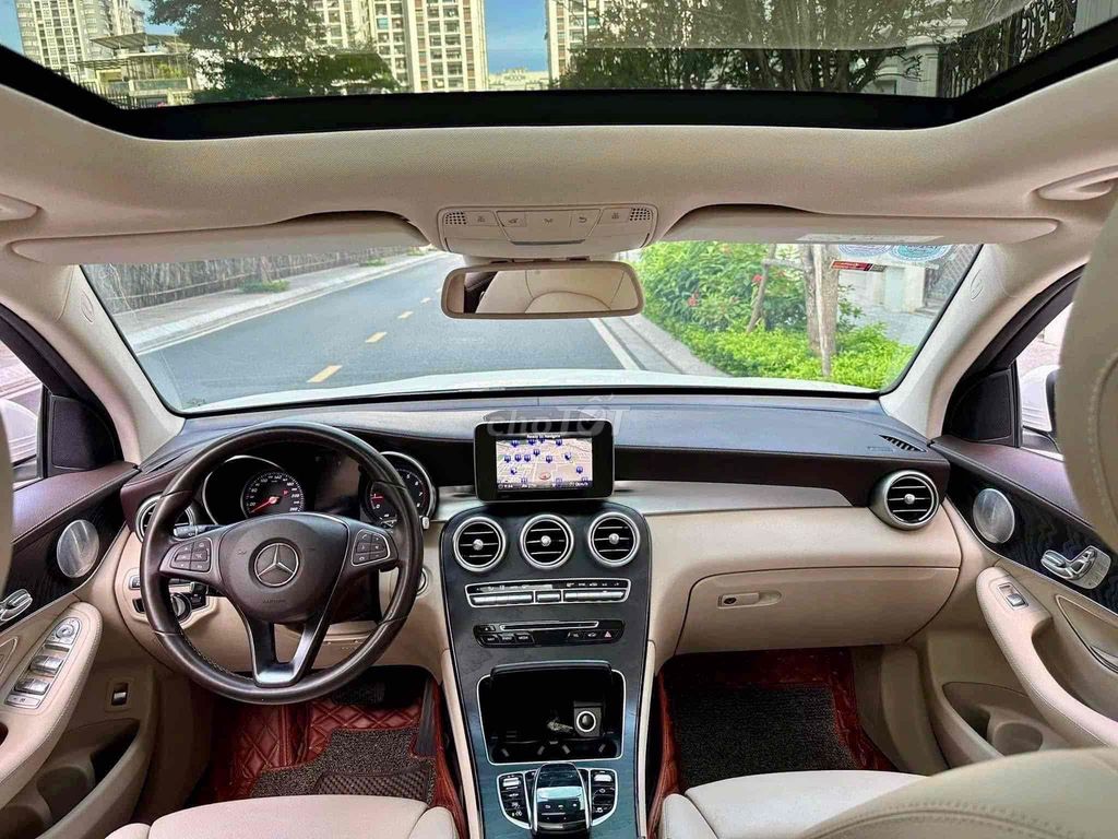 Mercedes Benz GLC Class 2017 300 - 99999 km. Mua bán Ô tô tại Thành phố Thủ Đức Tp Hồ Chí Minh được đăng bởi Rinz hình 7