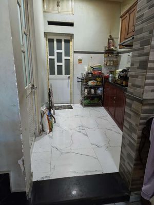 Bán nhà trung tâm q8