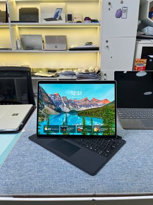 Surface Pro 9 i5 13 inch 16GB/256GB Like New