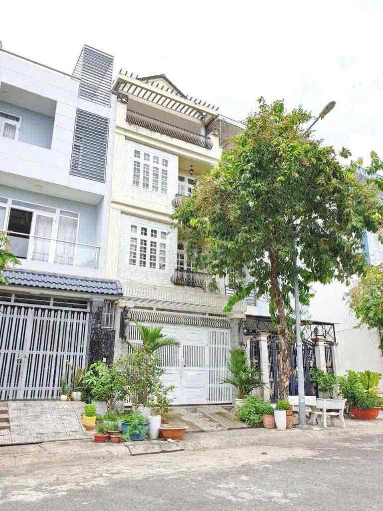 Аренда · 5 комн. · 90 м² · Quận 7, ул. Đường D11