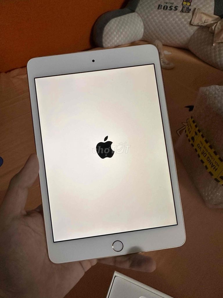 Apple iPad mini 4 16GB Vàng. Mua bán Máy tính bảng tại Quận Nam Từ Liêm Hà Nội được đăng bởi Tuấn Đạt hình 1